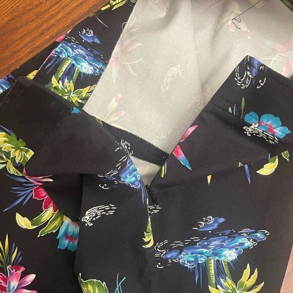 Rafaella Tropical Cropped Pants Size 8 - Picture 5 of 6